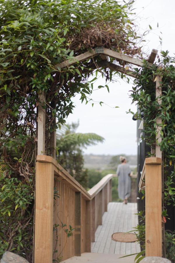 Tui & Nikau Cabins Aparthotel Mangawhai Exterior photo